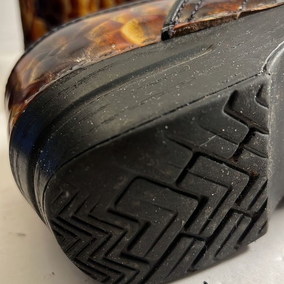 Dansko Leather Abstract Reptile Clogs Size 37 US Size 6.5 - 7 wearable art - Picture 12 of 12